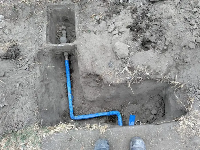 Valencia's Plumbing Picture 8