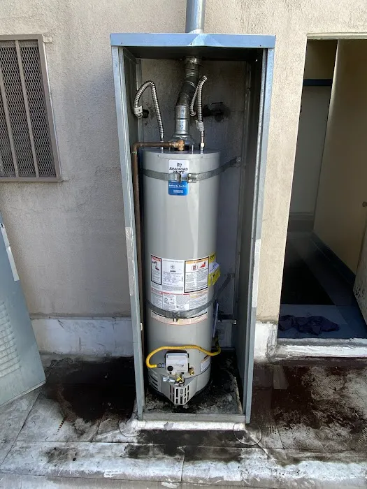 Valencia's Plumbing Picture 2