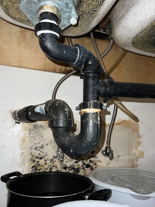 Valencia's Plumbing Picture 9