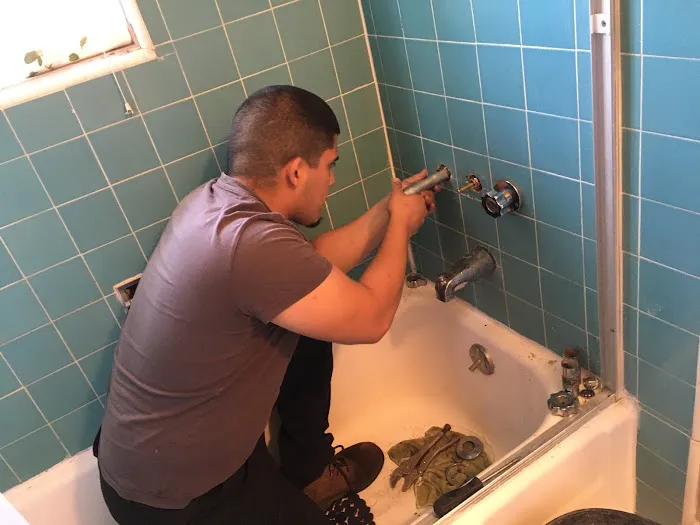 Ray Loyas Plumbing Picture 3