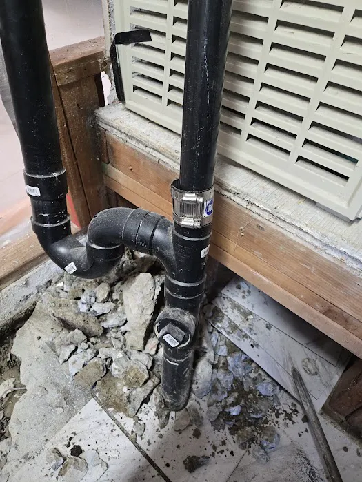 D & M Plumbing Picture 2