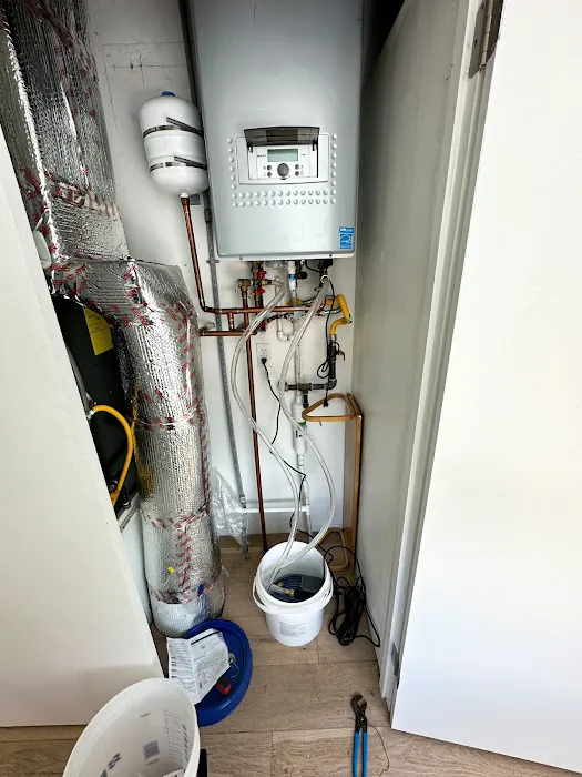 Pacific Plumbing Team Picture 5