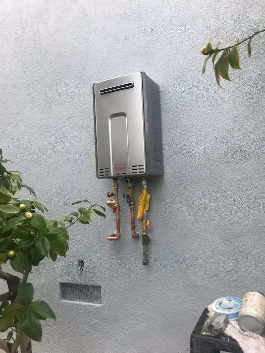 LA Plumbing & Builders Picture 9