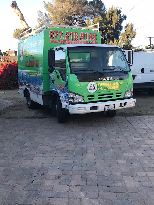 LA Plumbing & Builders Picture 3