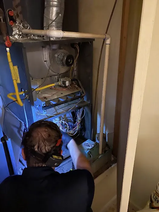 Service Lion Plumbing Heating Air Electric Picture 4