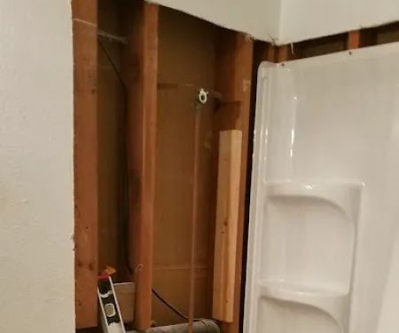 HANDYMAN pluming electricity painter services