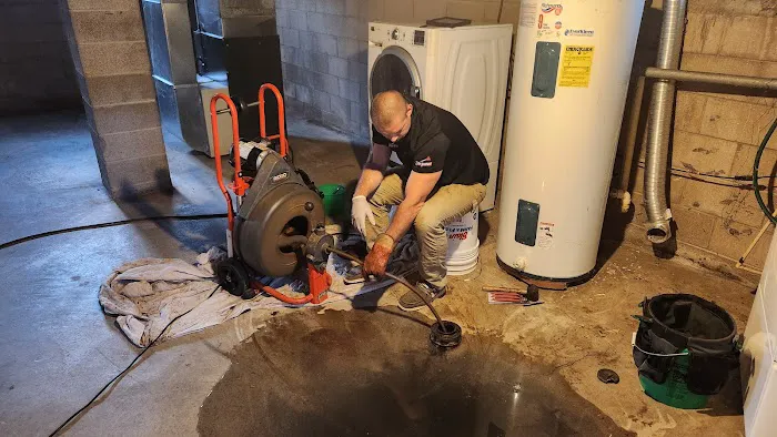 1-Tom-Plumber Picture 4