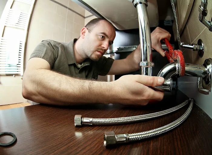 Russell's Service Plumbing Picture 6