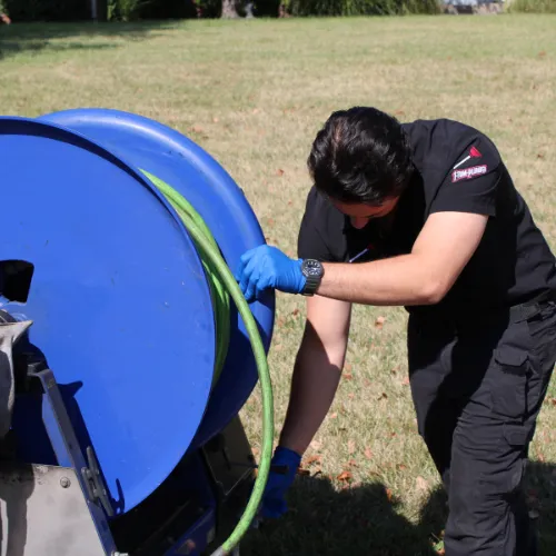 1-Tom-Plumber Picture 6