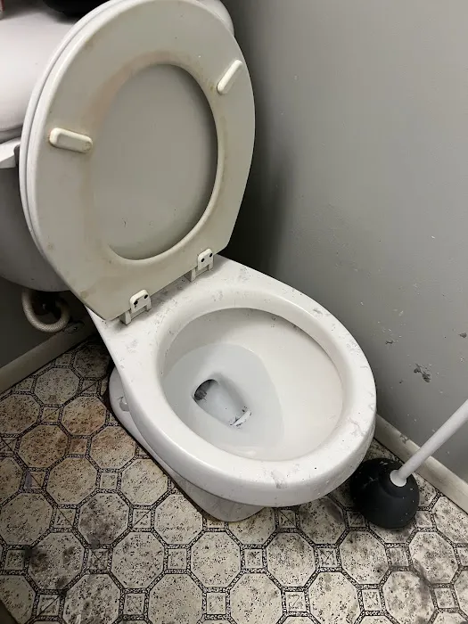 1-Tom-Plumber Picture 3