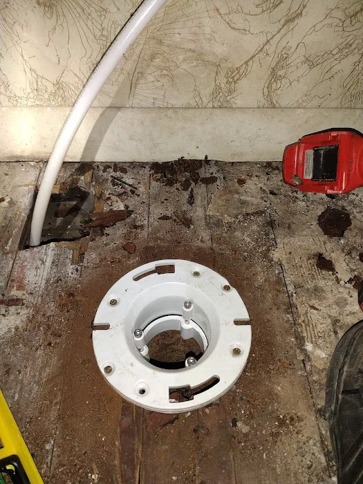 Hefty Plumb Home Repair Services Picture 9
