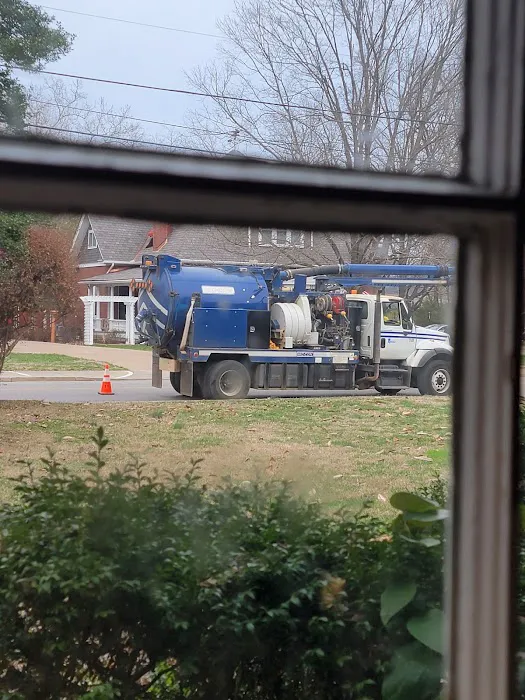 H & R Backhoe & Plumbing Picture 3