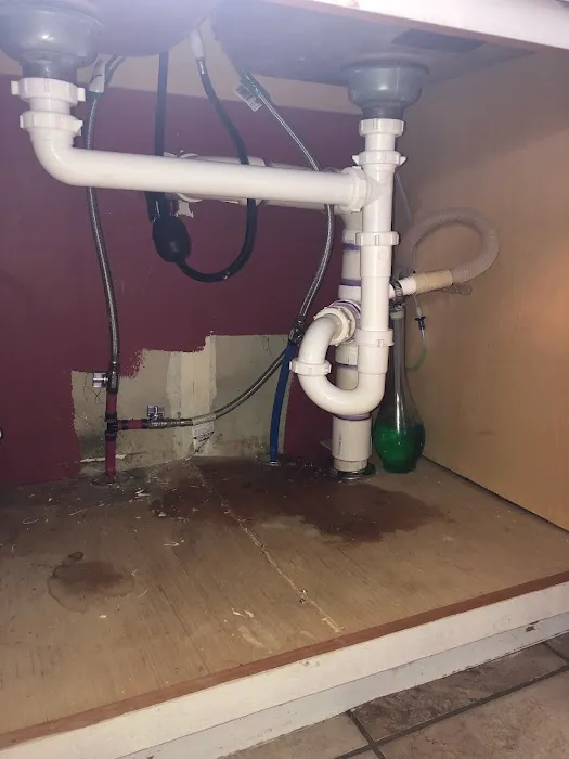 Dwight's Plumbing Service Picture 1