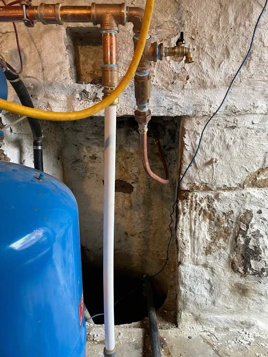 M & R Plumbing and Contracting Picture 8