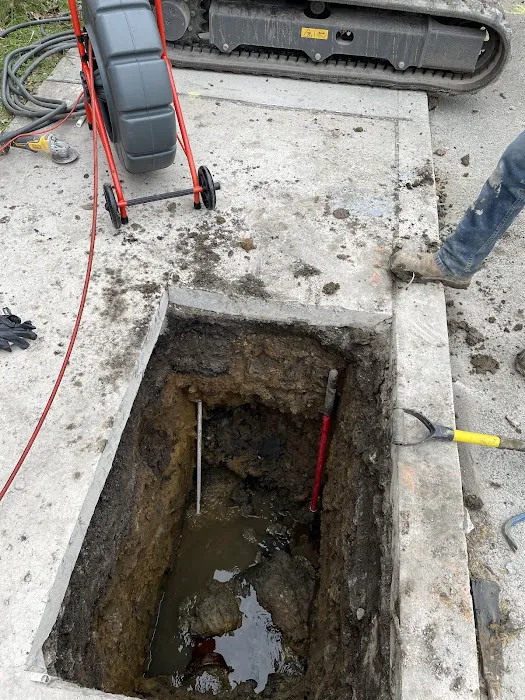 M & R Plumbing and Contracting Picture 5