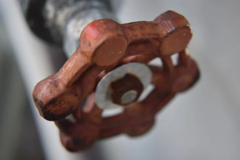 How to Replace a Valve Stem That Won’t Turn