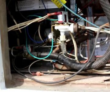 How to Replace an Ice Maker Valve Under the Refrigerator