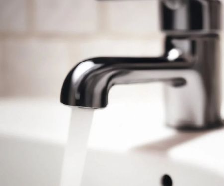 How to Choose Fixtures for a Water-Smart Bathroom