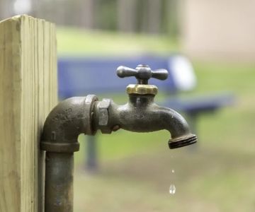 How to Replace a Spigot That Leaks Only When Turned On