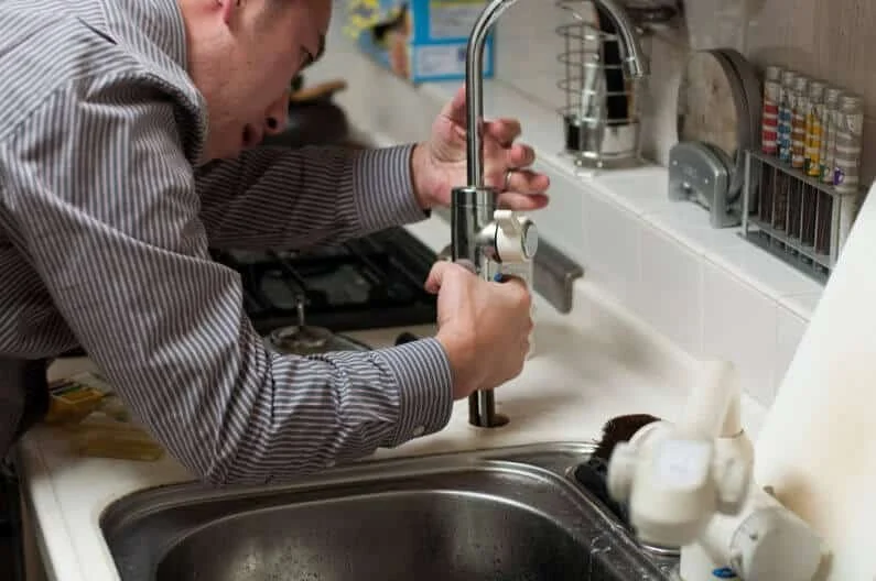 How to Fix a Sink That Squirts Water When Used