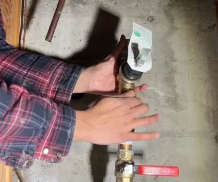 How to Install a Water Pressure Regulator: A DIY Plumbing Project