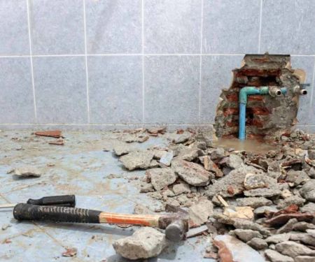 How to Recognize the Early Signs of Plumbing Problems Before They Become Expensive