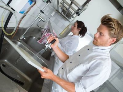 How to Handle Plumbing Problems in Your Commercial Kitchen
