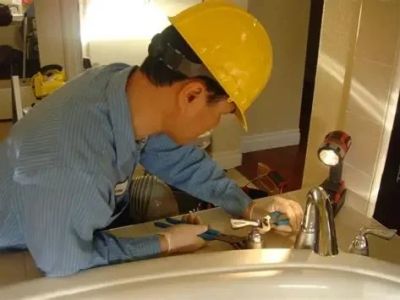 How to Maintain Your Plumbing System While You’re on Vacation