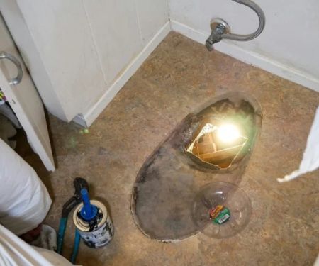 How to Replace a Broken Plumbing Pipe Without Taking Down the Walls