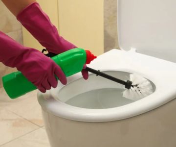 How to Unclog a Toilet with Household Items Safely and Effectively